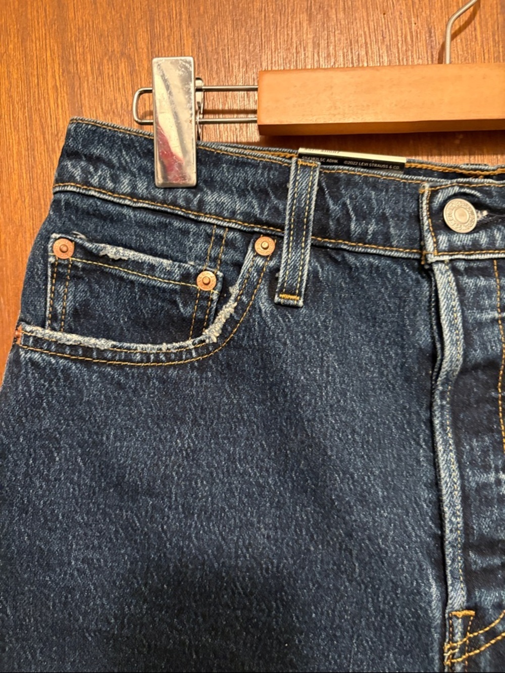 NWT Levi’s 501 Mid Thigh Shorts - Picture 5 of 13